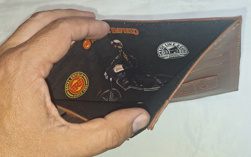 Royal enfield Classic Billetera anti IDRF / NFC - Imagen 4